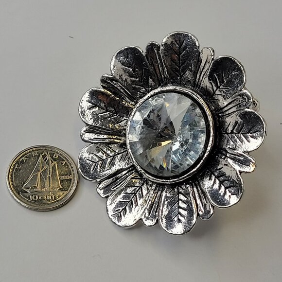 Vintage Statement Silver and Crystal Flower Adjustable Ring - Picture 3 of 7